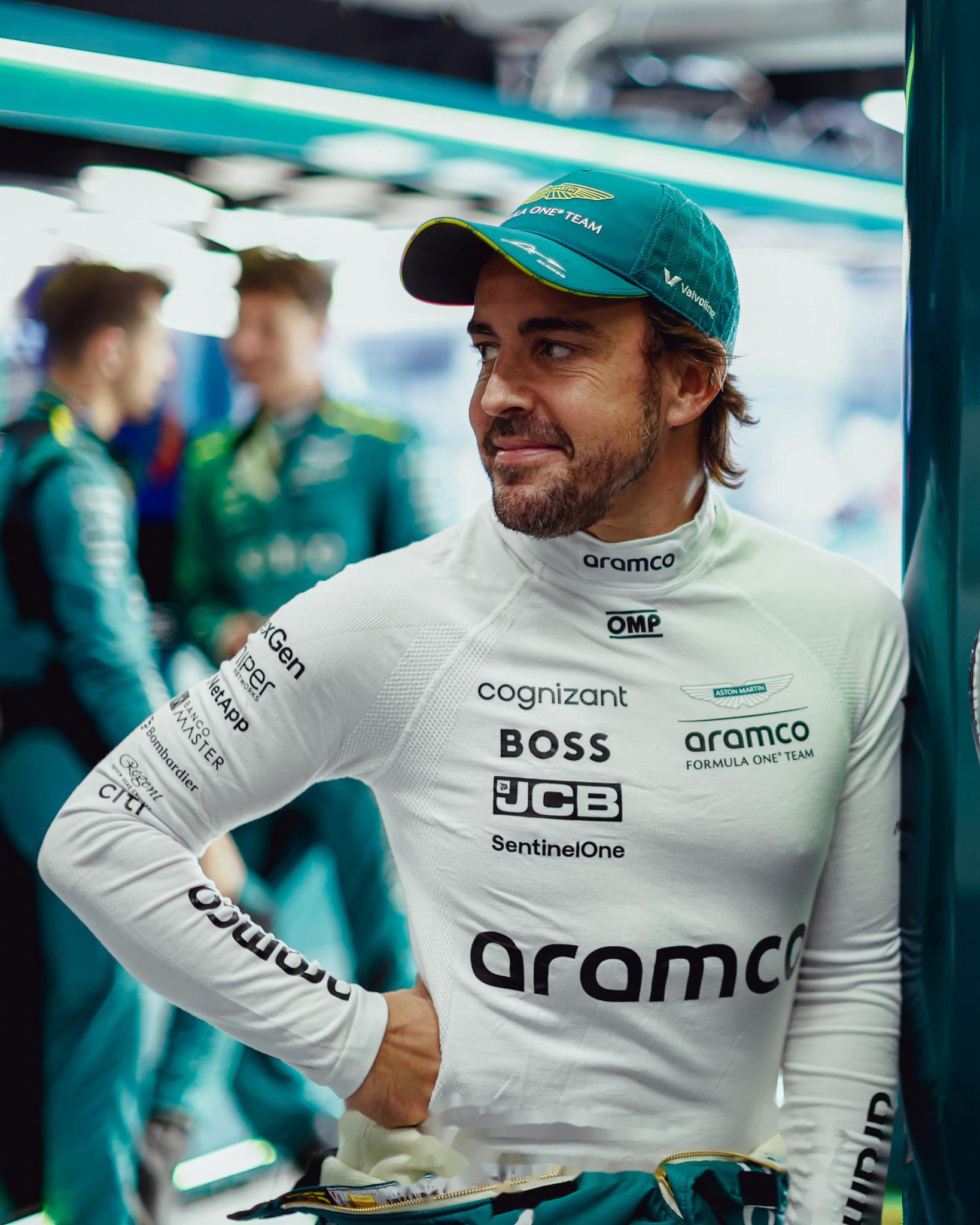 梅赛德斯鏖战索伯车队，阿隆索惊艳四座