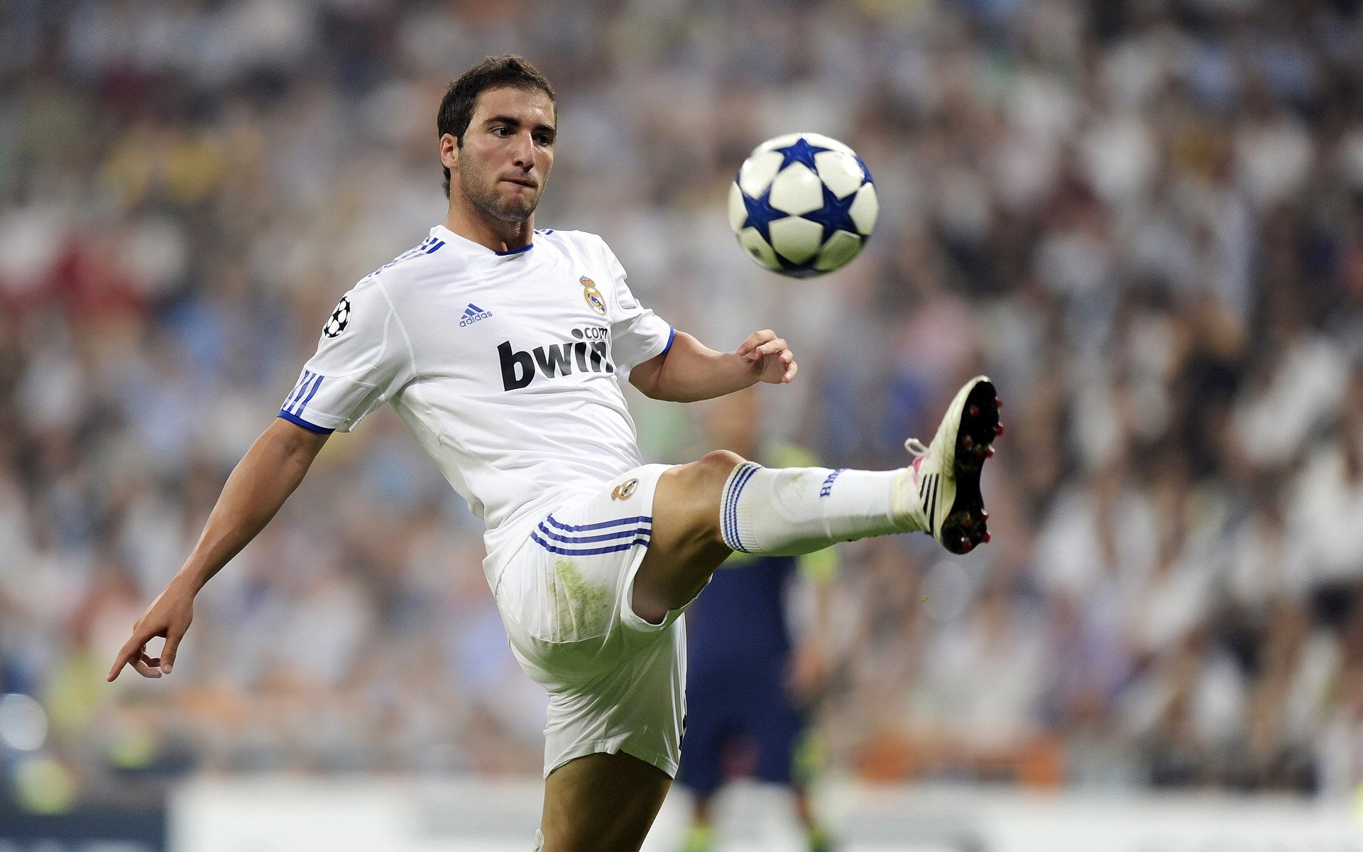 F1新赛季揭幕战之夜，卡拉斯科如何持续制造杀伤，点燃赛道新传奇