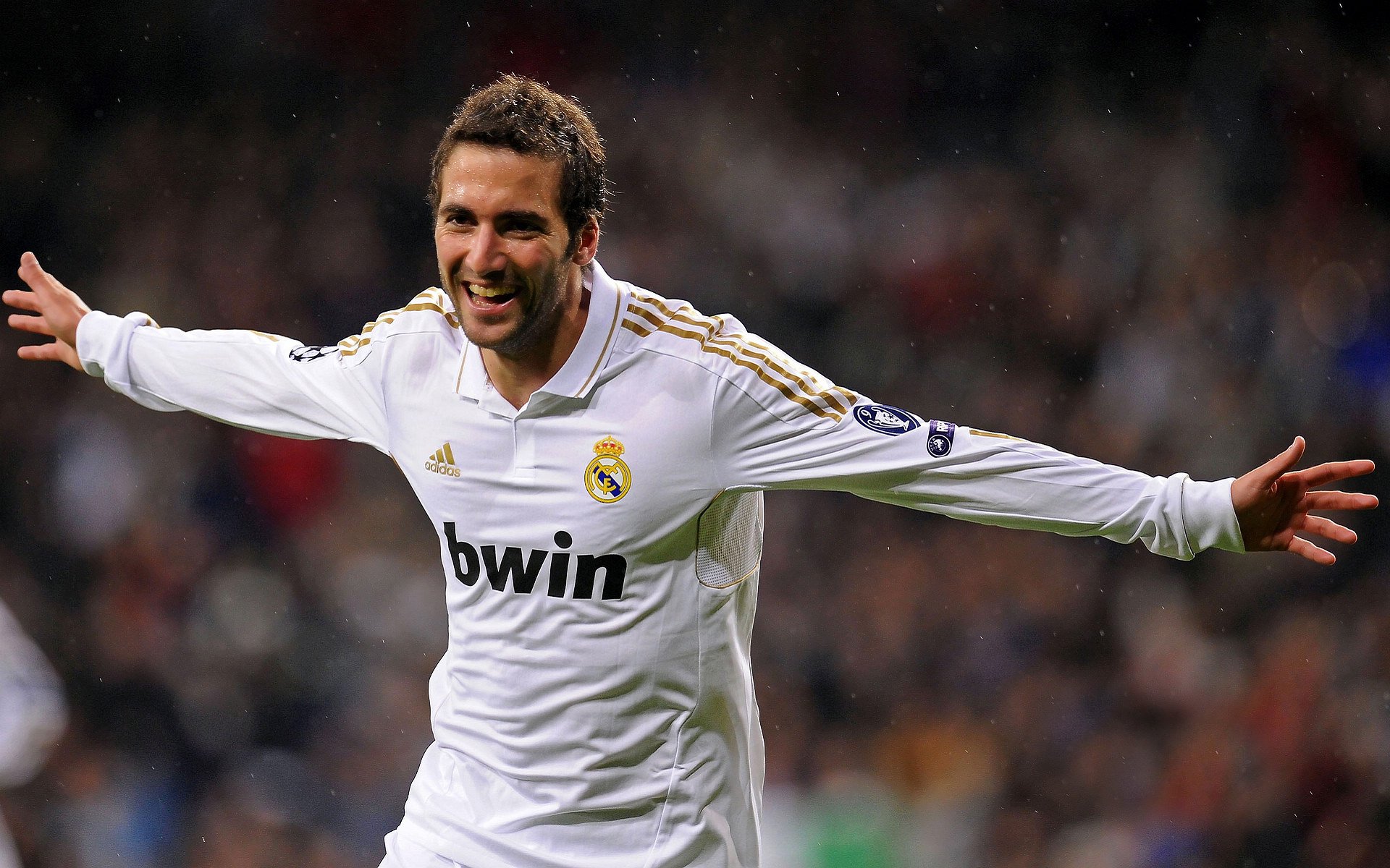 绿茵场与乒乓台的双重奏，德国鏖战法兰西，梁靖崑的统治力宣言